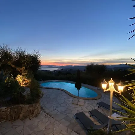 Villa Charmante Mit Pool Und Panorama-meerblick In Den Golf Von Saint-tropez - Montmajour *