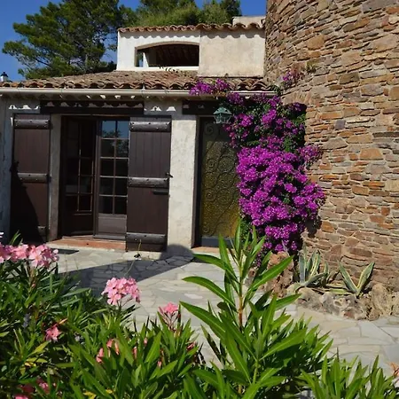 Charmante Mit Pool Und Panorama-meerblick In Den Golf Von Saint-tropez - Montmajour